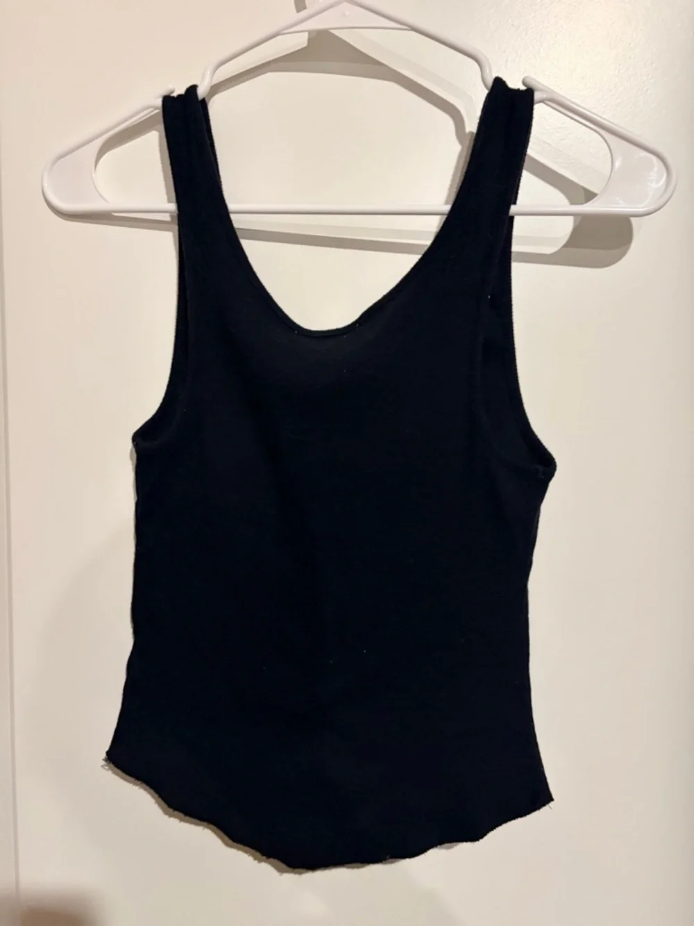 Express Black Snap-Front Ribbed Tank - Picture 3 of 4